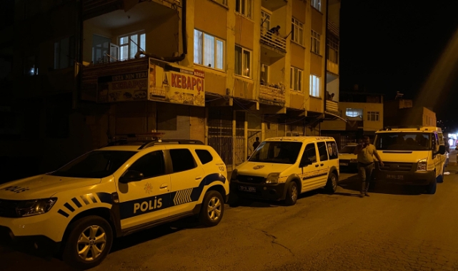 Yeni evlendiği eşini başından vurdu!