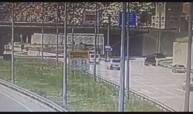 Yolcu minibüsü ile otomobil çarpıştı: 1’i bebek, 2’si çocuk, 21 yaralı