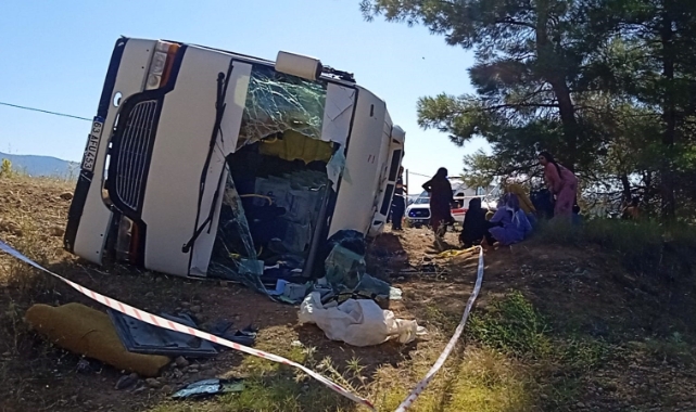 Yolcu otobüsü devrildi! Çok sayıda yaralı var
