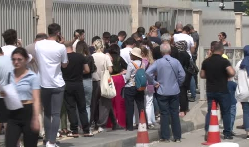 Yurt dışından getirilen telefon zammı sistemi kilitledi
