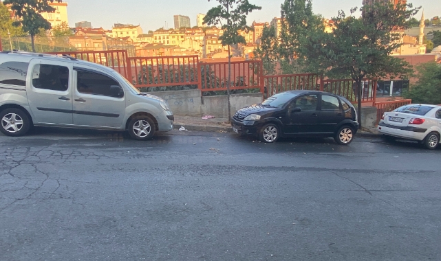 Zihinsel engelli kağıt toplayıcısını bıçaklayarak öldürdüler