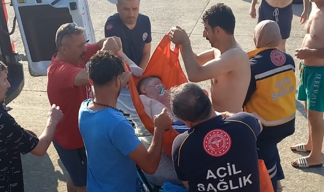 Zonguldak'ta 2 çocuk denizde boğulma tehlikesi geçirdi