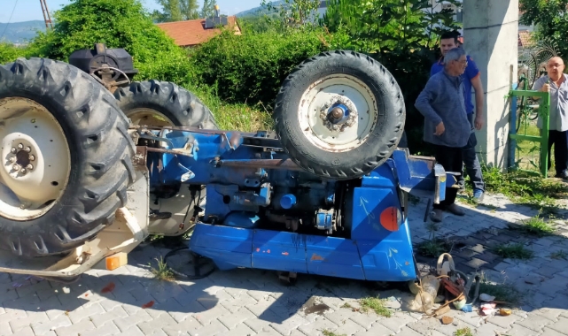 Zonguldak'ta traktör takla attı!