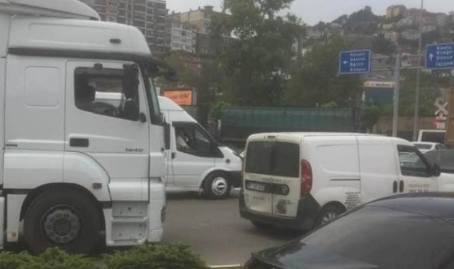 Zonguldak'ta tren arızası trafiği kilitledi