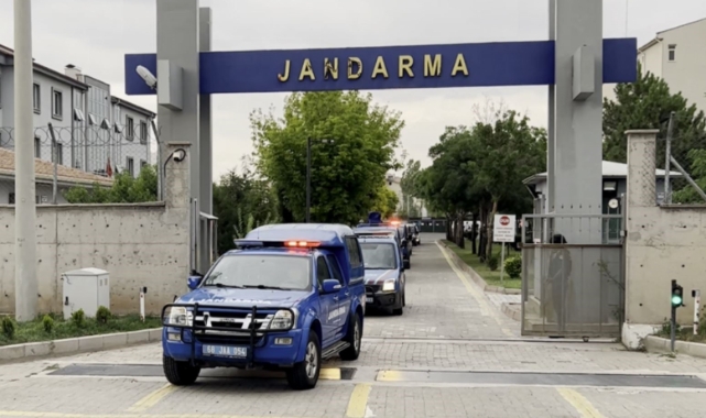 4 hapis hükümlüsü jandarmadan kaçamadı