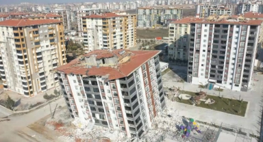 Ağır hasarlı binalar patlatılarak yıkılacak