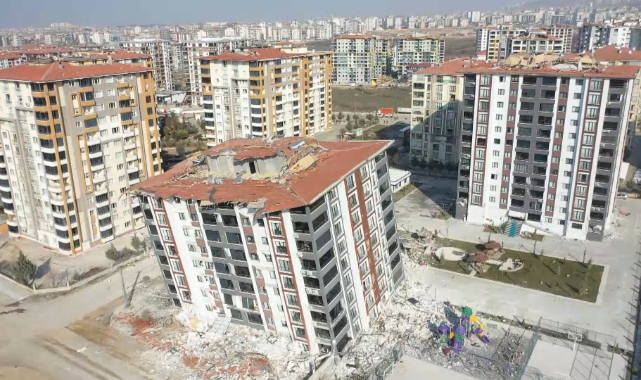 Ağır hasarlı binalar patlatılarak yıkılacak