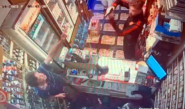 Aldıklarının parasını vermeyip, büfeciyi darp ettiler