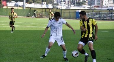 Aliağaspor FK, Manisa FK U19 takımını hazırlık maçında 4-1 yendi