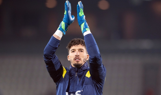 Altay Bayındır, Manchester United yolcusu