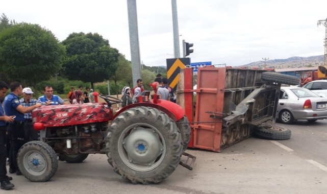 Amasya'da traktör devrildi! 5 yaralı