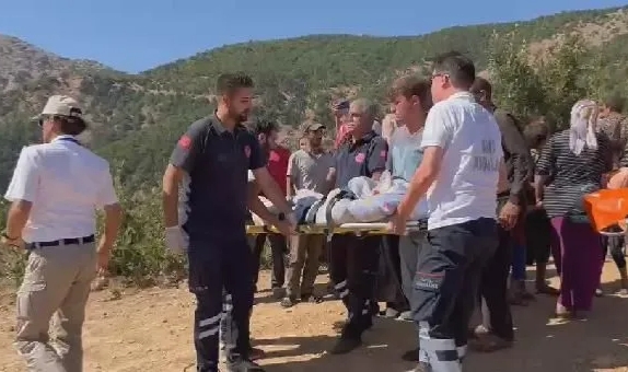 Ambulans helikopter mezradaki hasta için havalandı