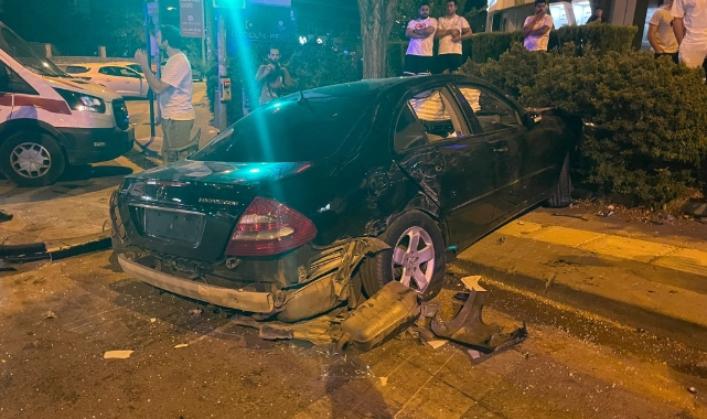 Ankara'da otomobil duvara çarptı: 5 yaralı