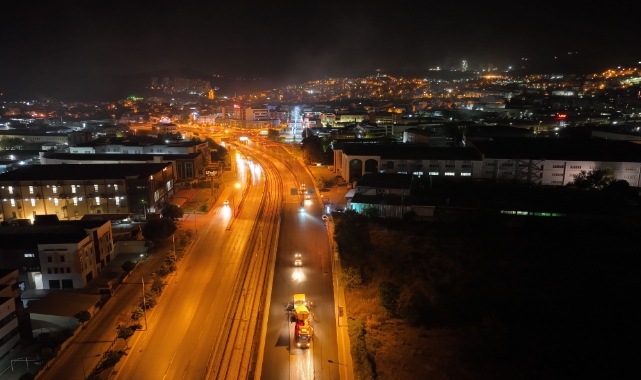 Ankara yolunda gece mesaisi sürüyor