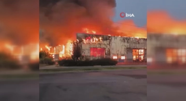 Antalya'da korkutan fabrika yangını