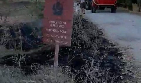 Arazi yangınını köylüler söndürdü