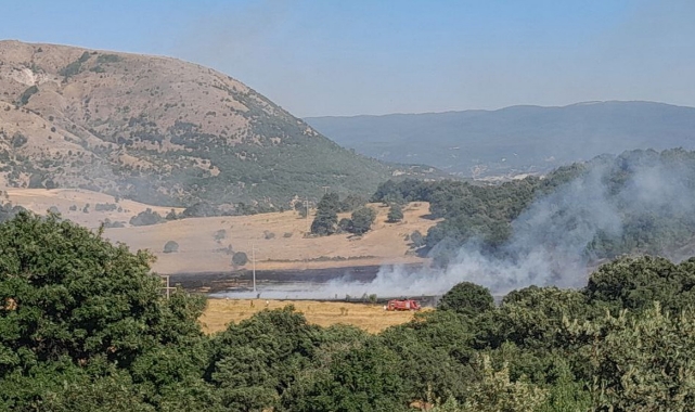 Arazide çıkan yangın korkuttu