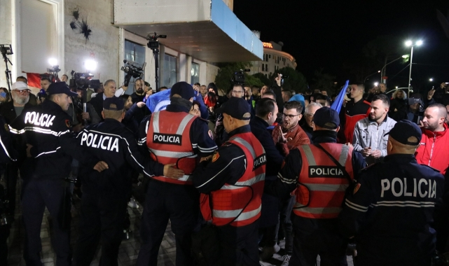 Arnavutluk'ta FETÖ protestosu