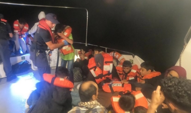 Ayvacık açıklarında 32 kaçak göçmen yakalandı