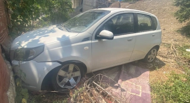 Bahçe duvarına çarparak durabildi