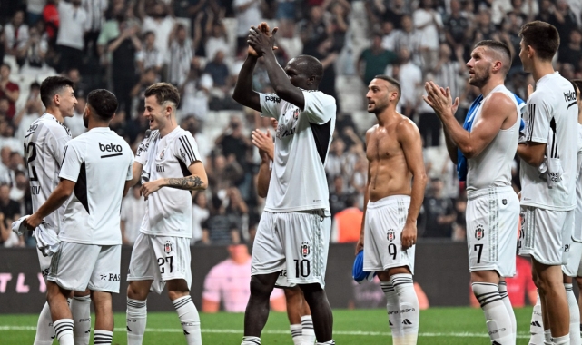 Bakan Bak, Dinamo Kiev'i eleyen Beşiktaş'ı tebrik etti