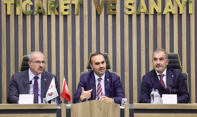 Bakan Kacır, iş dünyası ile bir araya geldi