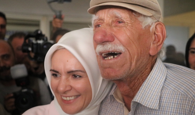 Bakan Özdemir’i gören akrabası gözyaşlarını tutamadı