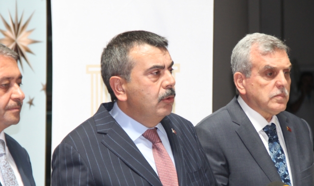 Bakan Tekin: Deprem bölgesinde eğitim sorunsuz başlayacak