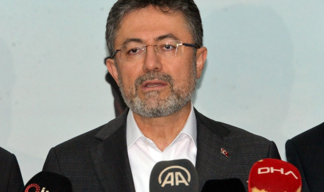 Bakan Yumaklı: "Çanakkale'deki yangında rüzgar çok etkili"