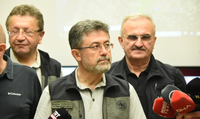 Bakan Yumaklı yangına dair son gelişmeleri aktardı