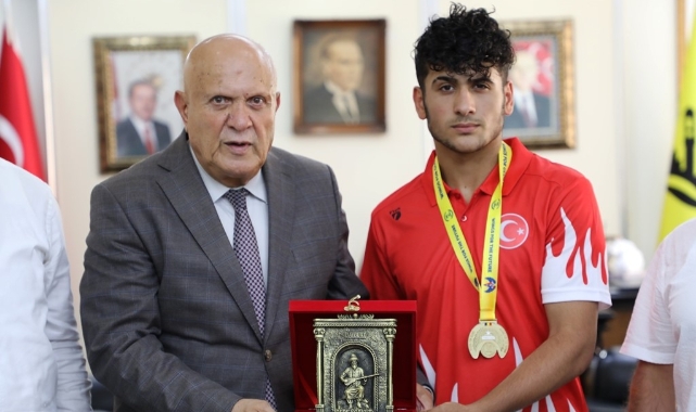 Başkan Pekmezci Avrupa şampiyonunu kabul etti