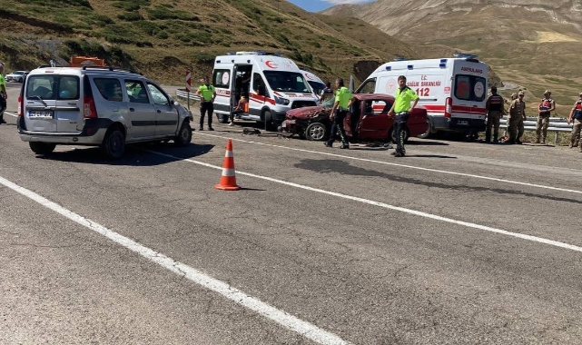 Bayburt'ta feci kaza: 11 yaralı