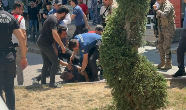 Bayi cinayetindeki şüphelilerin sevk edildiği adliyede olay