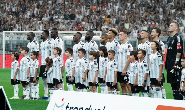 Beşiktaş, Dinamo Kiev maçları için UEFA'ya kadro bildirdi