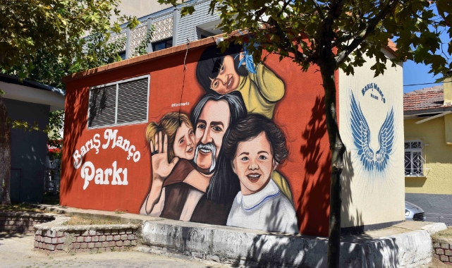 Bu parka gelenleri Barış Manço karşılıyor