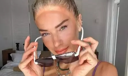 Burcu Esmersoy'un deniz keyfi