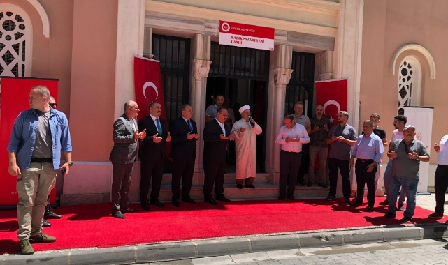 Bursa'da Balıkpazarı Camii ibadete açıldı