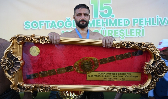 Bursa'da Başpehlivan Serhat Gökmen oldu