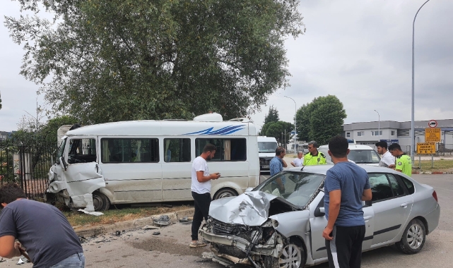 Bursa'da feci kaza! Yaralılar var