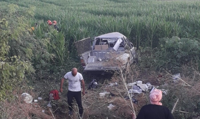 Bursa'da işçileri taşıyan kamyonet tarlaya uçtu! 3 ölü, 11 yaralı