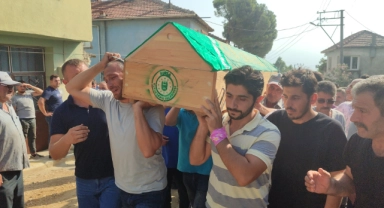 Bursa'da minik Beril'e gözyaşlarıyla veda edildi
