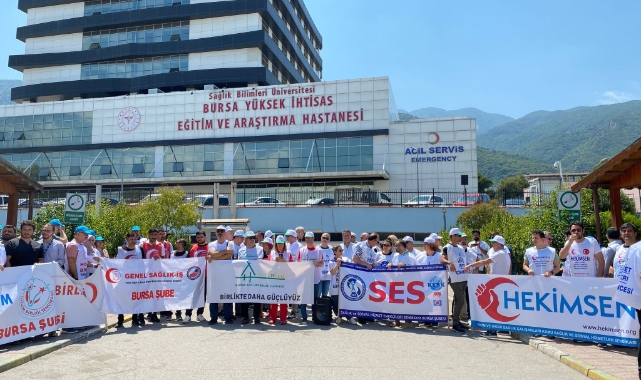 Bursa'da sağlık çalışanları iş bıraktı!