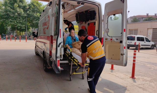 Bursa'da TIR otomobile çarptı: 5 yaralı