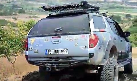 Bursa'da yangına off-road araçlarıyla müdahale
