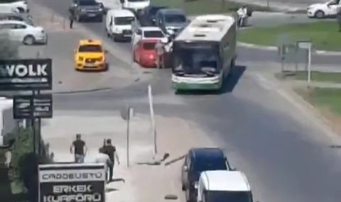 Bursa'da yol verme kavgası yumruklarla son buldu
