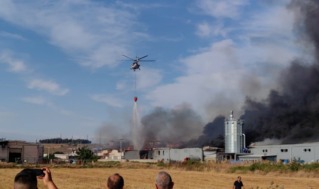 Bursa’daki yangına 3 helikopter havadan müdahale ediyor
