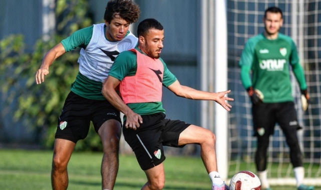 Bursaspor hücum ve savunma çalıştı