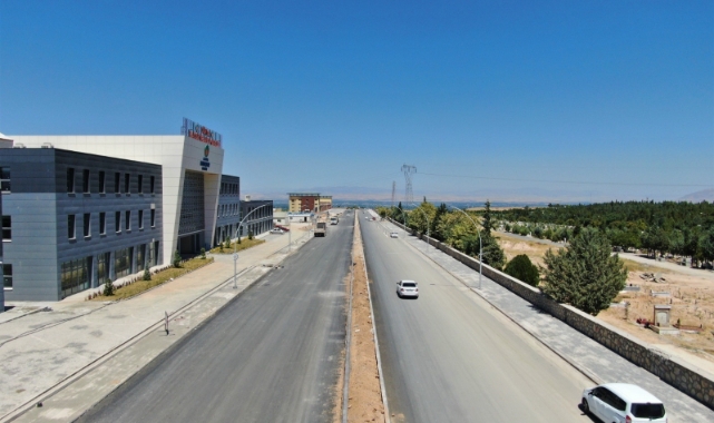 Büyükşehrin yol çalışmaları sürüyor