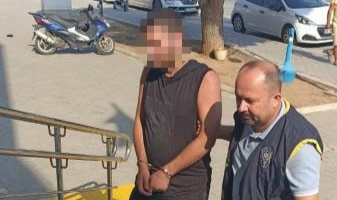 Çaldıkları kartlarla alışveriş yapan şüpheliler yakalandı