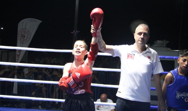 Canikli sporcular turnuvanın yıldızı oldu